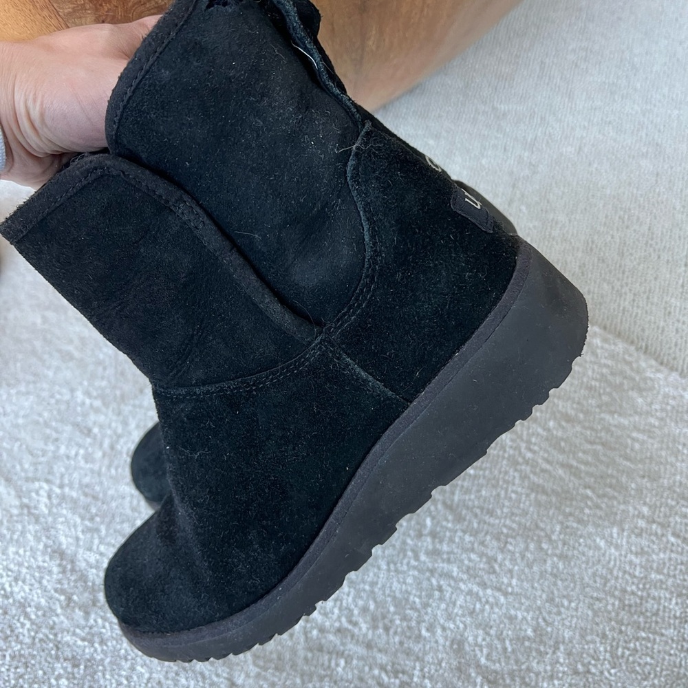 Black Short Ugg With Small Platform - image 6